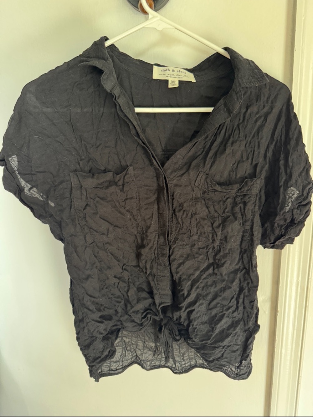 cloth & stone Black Crinkled Short-Sleeve Tie-Front Button Shirt
